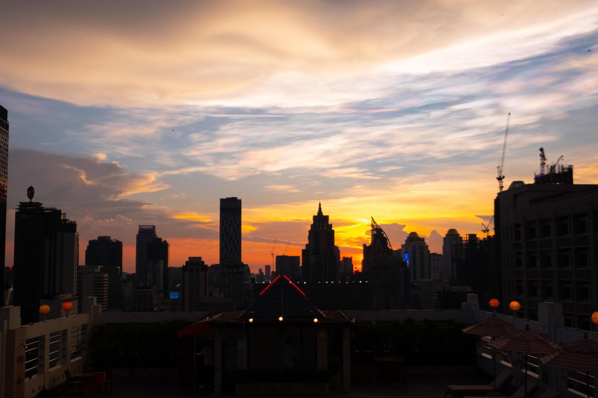 בנגקוק Zenith Sukhumvit Hotel מראה חיצוני תמונה